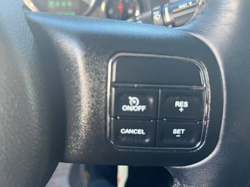 Used 2018 Jeep Wrangler Sahara w/ Connectivity Group AWD/4WD image 20