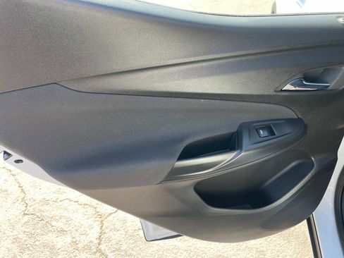 Used 2022 Chevrolet Bolt EUV LT w/ Comfort Package image 23