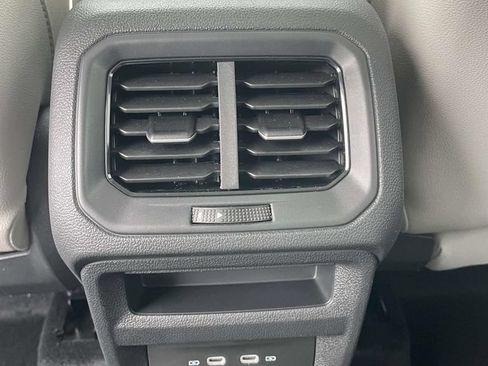 New 2026 Volkswagen Taos SE AWD/4WD image 14