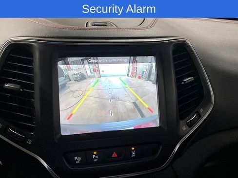 Used 2020 Jeep Cherokee Trailhawk w/ Technology Group AWD/4WD image 18
