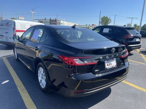 Used 2025 Toyota Camry LE FWD image 31