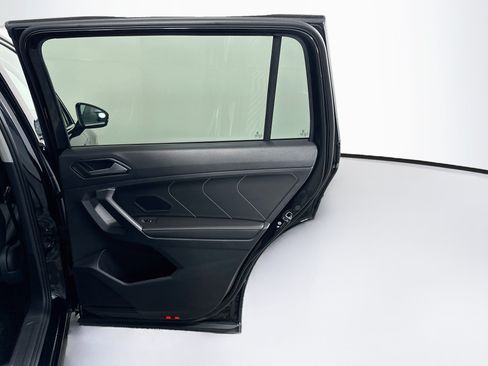 Used 2023 Volkswagen Tiguan SE FWD image 30