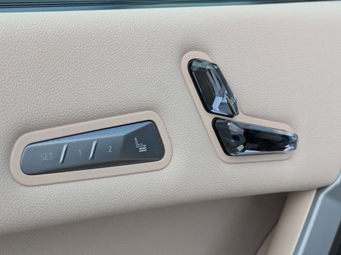 Used 2025 BMW iX M60 image 10