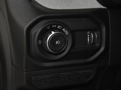 Used 2024 Jeep Wrangler Unlimited Sport AWD/4WD image 13