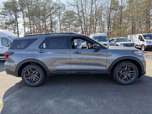 New 2026 Ford Explorer ST-Line image 4