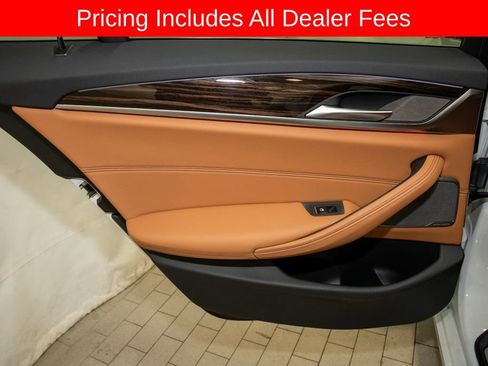 Used 2021 BMW 530e xDrive w/ Premium Package AWD/4WD image 11