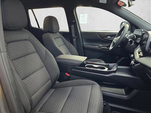 Used 2025 Chevrolet Equinox LT image 24