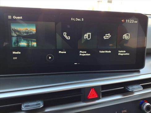 New 2026 Kia Sorento S w/ S Panoramic Sunroof Package image 17