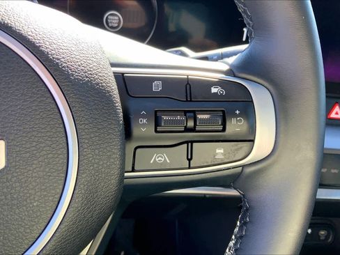Used 2024 Kia Sportage SX image 25