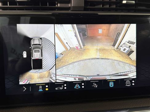 Used 2023 GMC Sierra 1500 Denali w/ Denali Reserve Package AWD/4WD image 25