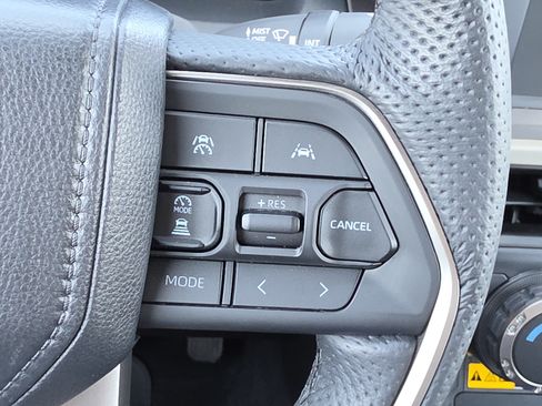 Certified 2025 Toyota Tacoma TRD Off-Road w/ TRD Off Road Upgrade Package AWD/4WD image 17