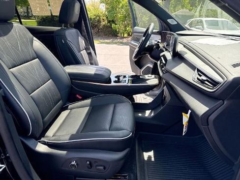 Certified 2025 Buick Enclave Avenir w/ Super Cruise Package AWD/4WD image 29