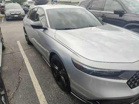 Used 2025 Honda Accord Sport image 16