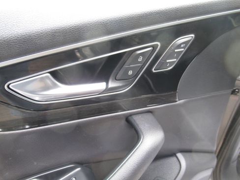 Used 2017 Audi Q7 3.0T Premium Plus image 19