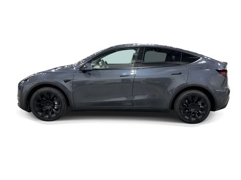 Certified 2023 Tesla Model Y Long Range AWD/4WD image 3