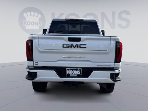 Used 2024 GMC Sierra 2500 Denali Ultimate image 5