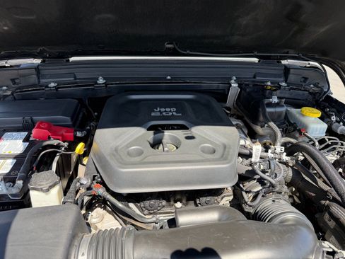 Used 2019 Jeep Wrangler Unlimited Rubicon AWD/4WD image 24