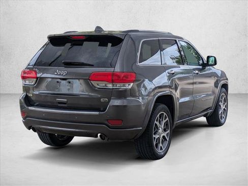Used 2019 Jeep Grand Cherokee Overland w/ Interior Metal Package RWD image 5