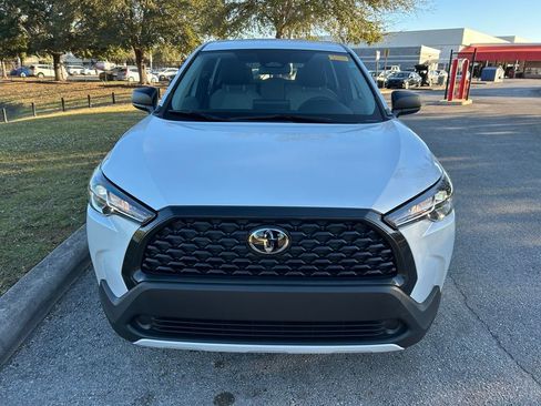 Certified 2024 Toyota Corolla Cross L image 8