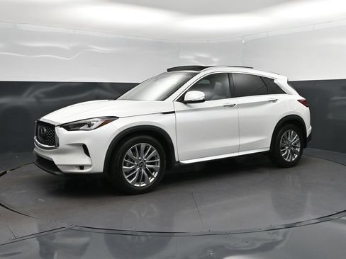 Certified 2024 INFINITI QX50 Luxe FWD image 3