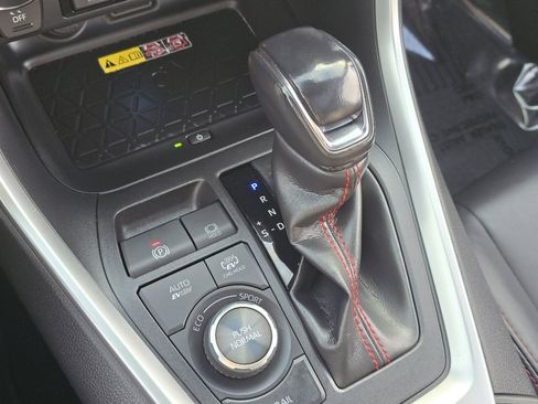 Used 2022 Toyota RAV4 XSE image 31