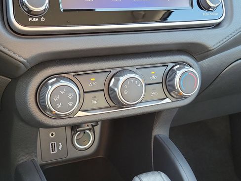 Used 2025 Nissan Versa S w/ Trunk Package image 20