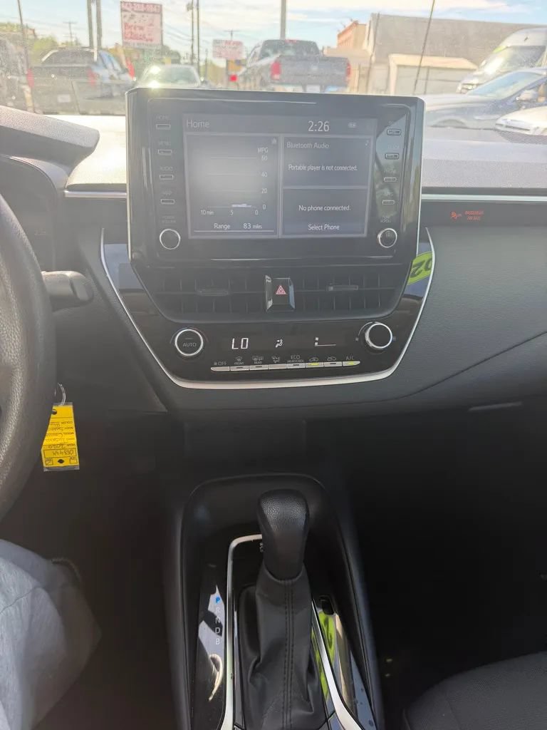 Used 2020 Toyota Corolla LE FWD image 13