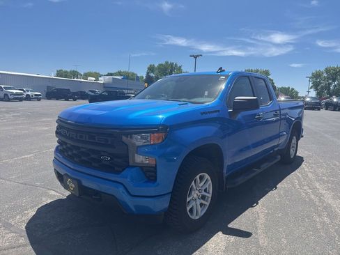 Used 2025 Chevrolet Silverado 1500 Custom w/ Turbomax Blackout Package AWD/4WD image 1