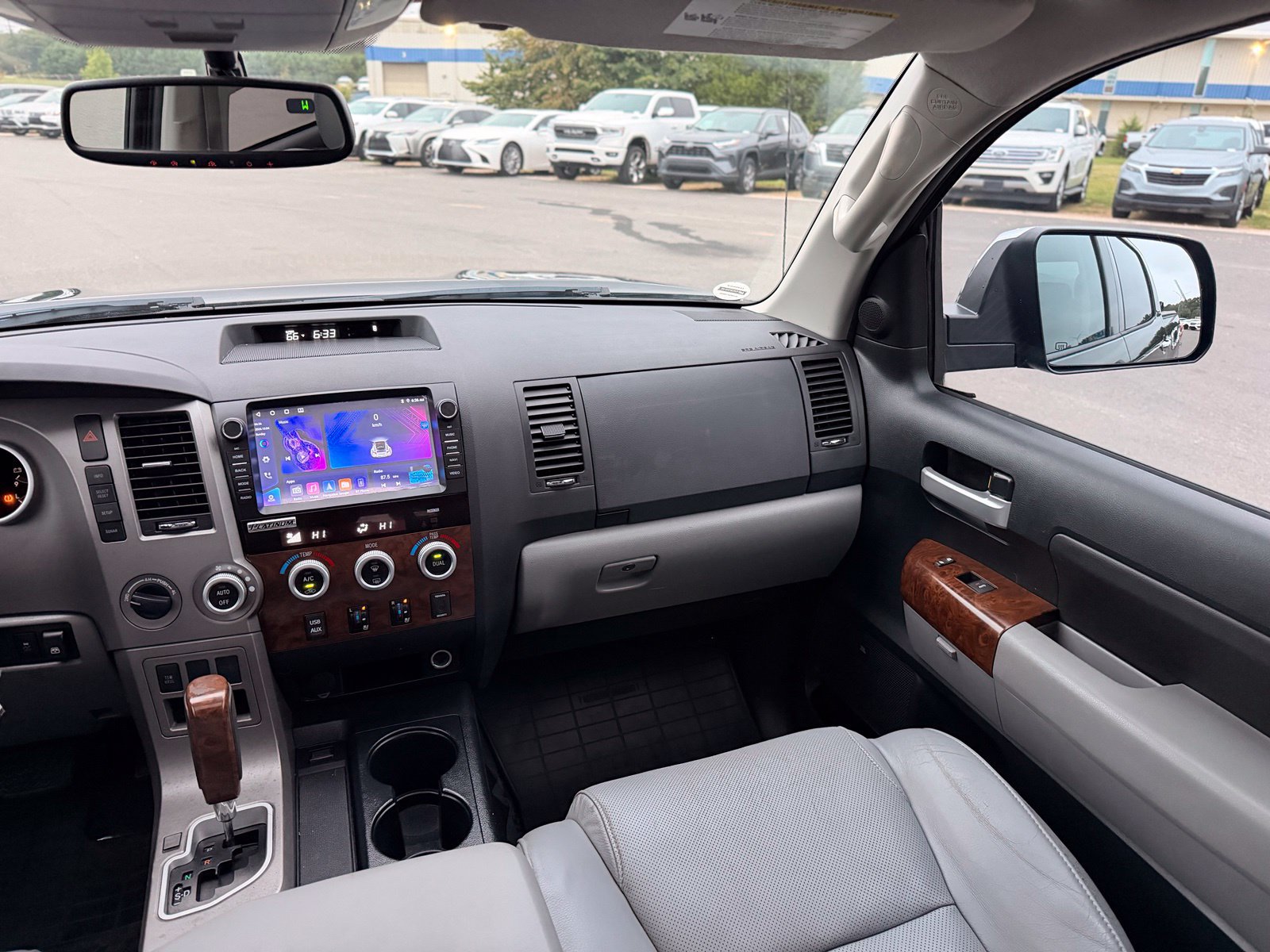 Used 2012 Toyota Tundra Limited w/ Platinum Pkg AWD/4WD image 33