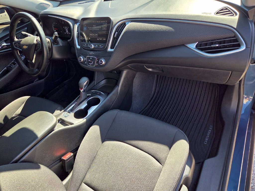 Used 2024 Chevrolet Malibu RS FWD image 18