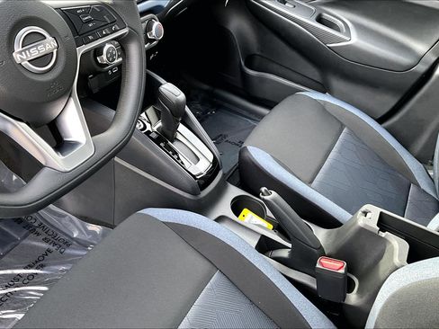 Used 2025 Nissan Versa SV w/ Trunk Package FWD image 9