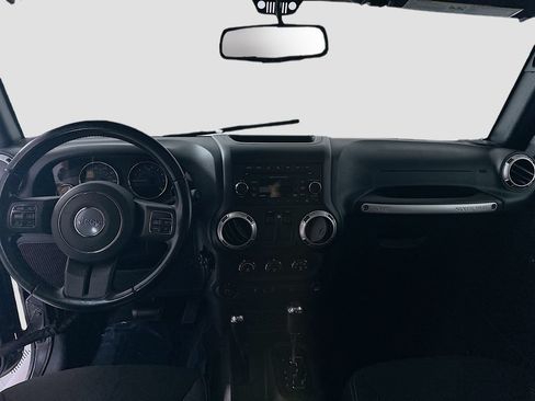 Used 2018 Jeep Wrangler Sahara w/ Connectivity Group AWD/4WD image 21