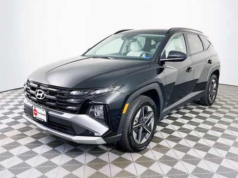 Certified 2025 Hyundai Tucson SEL AWD/4WD image 3