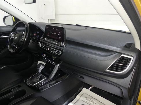 Used 2021 Kia Seltos SX w/ SX Sunroof Package AWD/4WD image 24