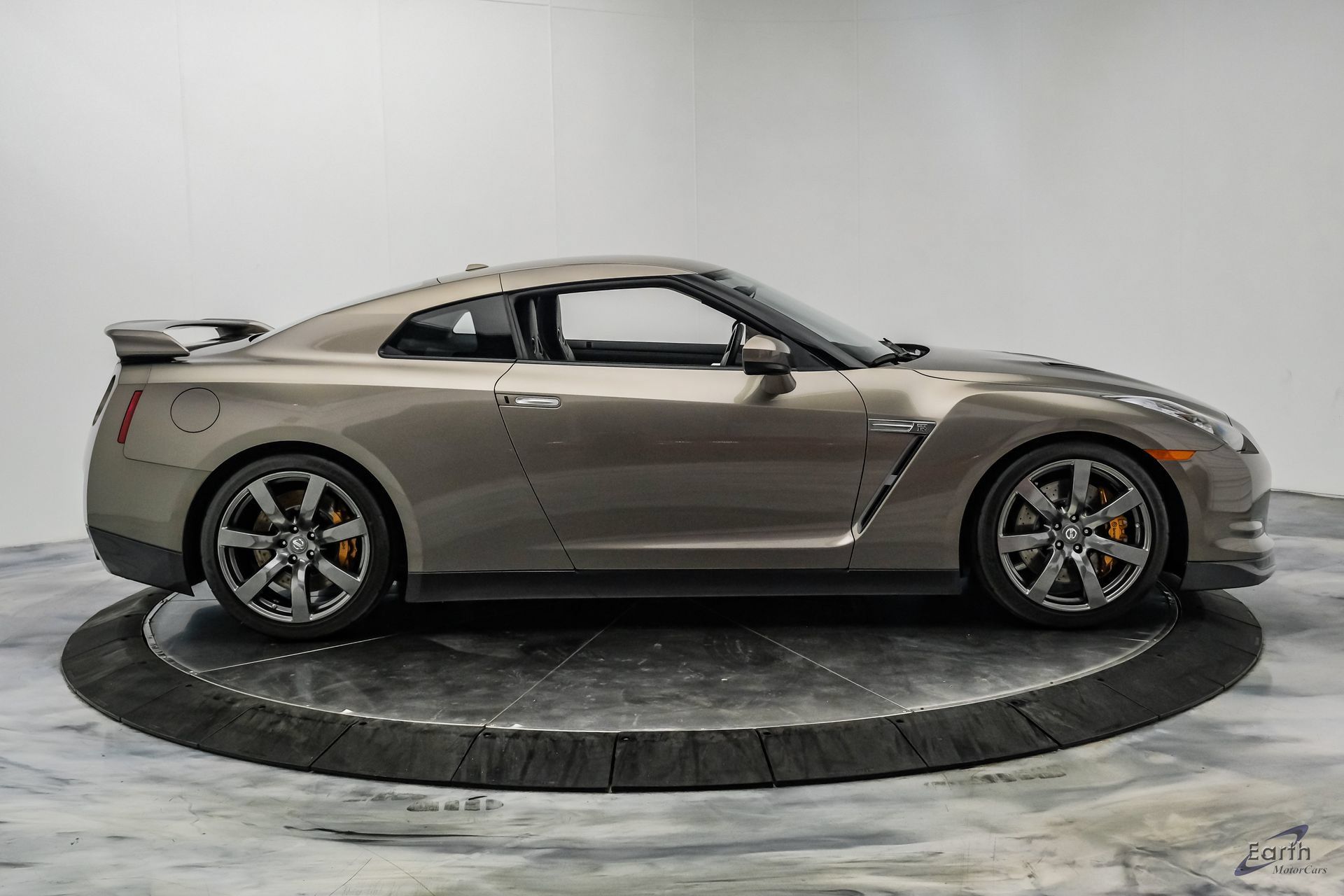 Used 2009 Nissan GT-R Premium AWD/4WD image 28