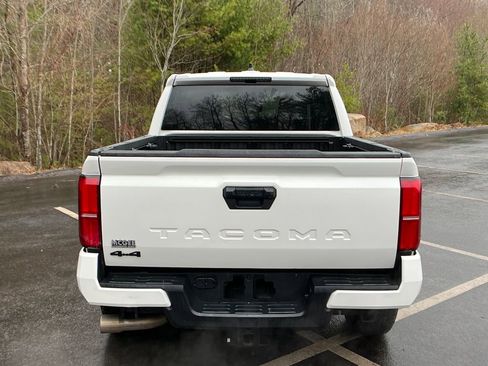 Used 2024 Toyota Tacoma TRD Off-Road image 4