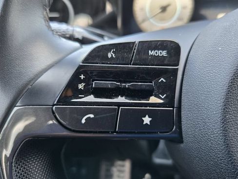 Used 2025 Hyundai Elantra SEL FWD image 23