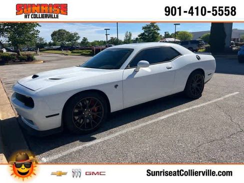 Used 2016 Dodge Challenger SRT Hellcat RWD image 1