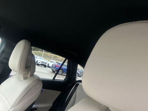 Used 2025 Mercedes-Benz GLC 300 GLC 300 image 30