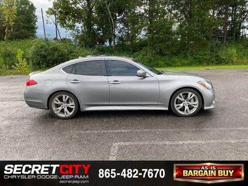 Used 2011 INFINITI M56 w/ Sport Pkg RWD image 4