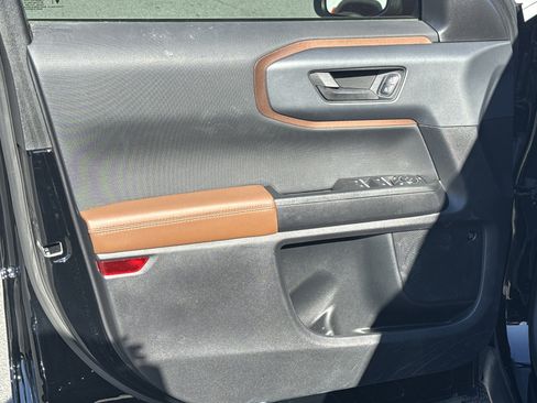 Used 2021 Ford Bronco Sport Outer Banks w/ Outer Banks Package (96D) image 13