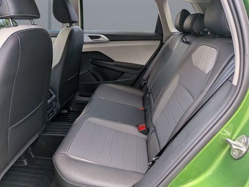 Certified 2026 Volkswagen Taos SE FWD image 14