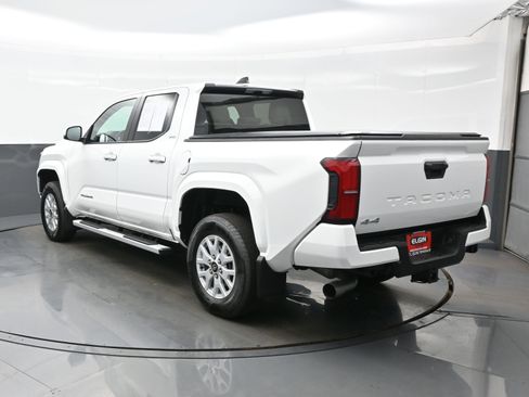 Used 2025 Toyota Tacoma SR5 AWD/4WD image 4