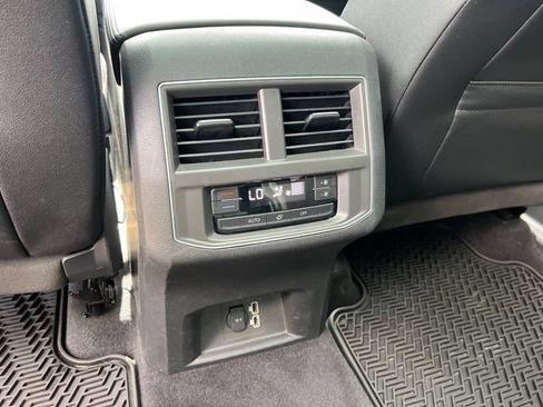 Used 2019 Volkswagen Atlas SE FWD image 26