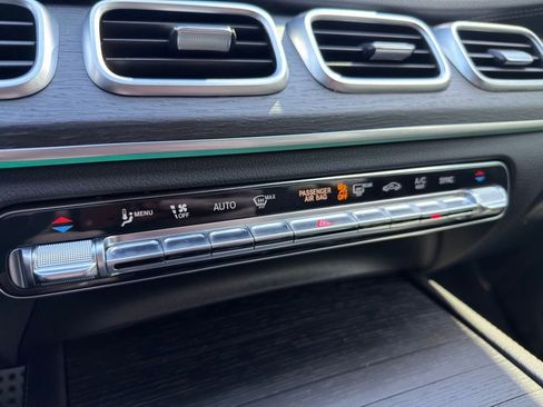 Used 2023 Mercedes-Benz GLS 450 4MATIC image 28
