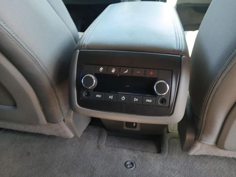 Used 2017 Chevrolet Traverse LT w/ Traveler's Package FWD image 18