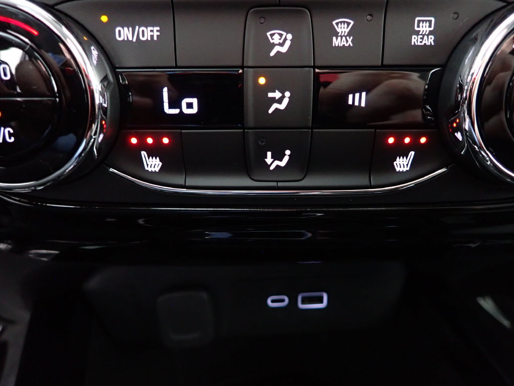 New 2026 Chevrolet Trax LT w/ Midnight Edition FWD image 5