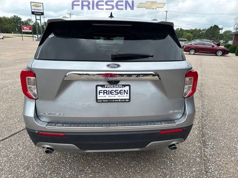Used 2024 Ford Explorer Limited AWD/4WD image 3