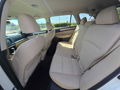 Used 2018 Subaru Outback 2.5i Premium AWD/4WD image 16