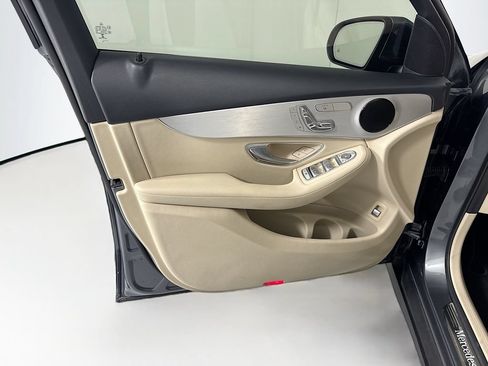 Certified 2022 Mercedes-Benz GLC 300 image 24